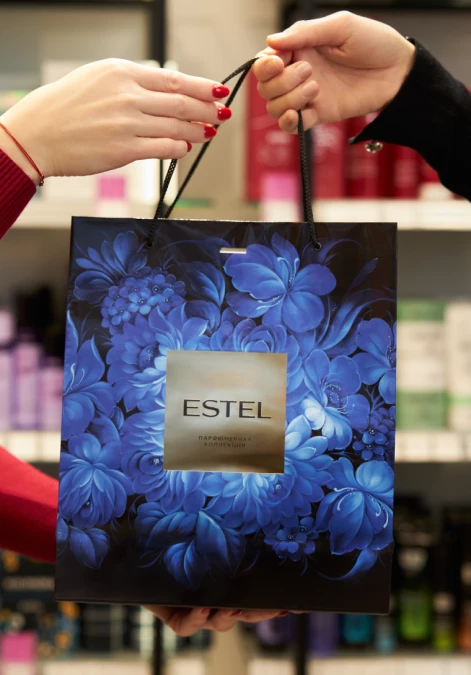 Довольный покупатель в магазине Estel